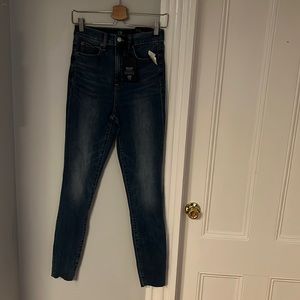 Never worn Gap Sky high true skinny ankle jeans size 2/26T